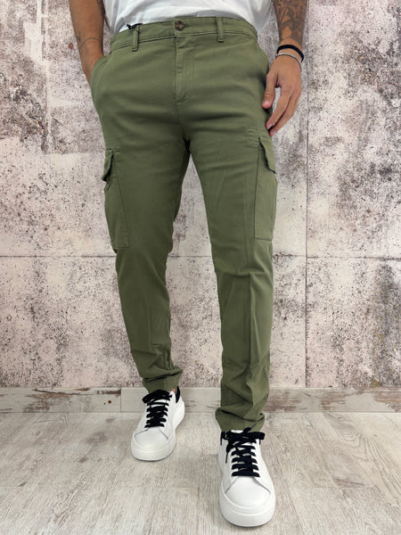 Pantalone cargo verde militare