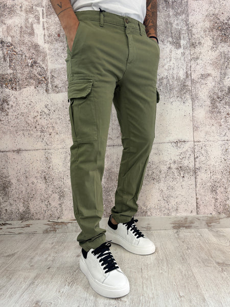 Pantalone cargo verde militare