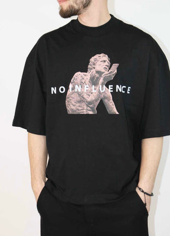 T-Shirt nera no influence