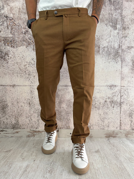 Pantalone chino tabacco