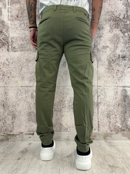 Pantalone cargo verde militare