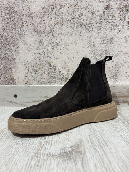 Stivaletto Beatles sport camoscio moro