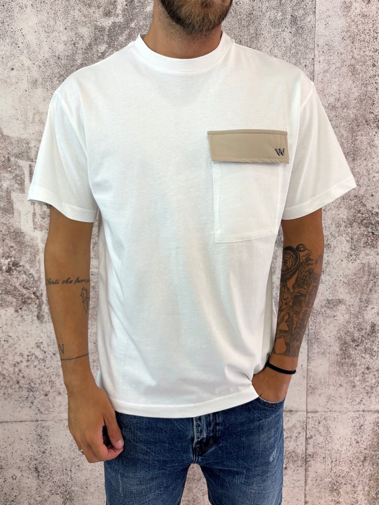 T-Shirt bianca tasca w