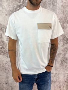 T-Shirt bianca tasca w