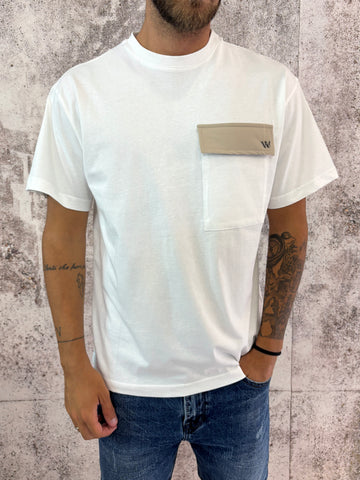 T-Shirt bianca tasca w