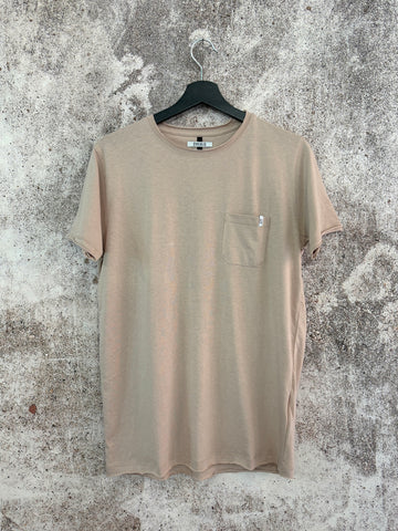 T-Shirt beige taglio vivo e taschino