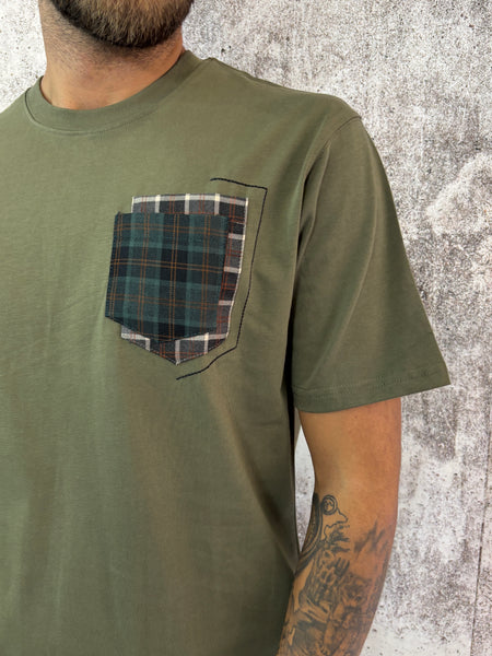 T-Shirt verde doppia tasca scozzese