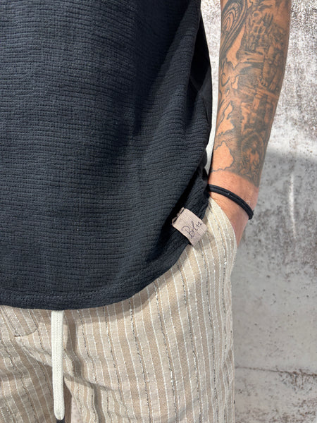T-Shirt serafino nera misto lino