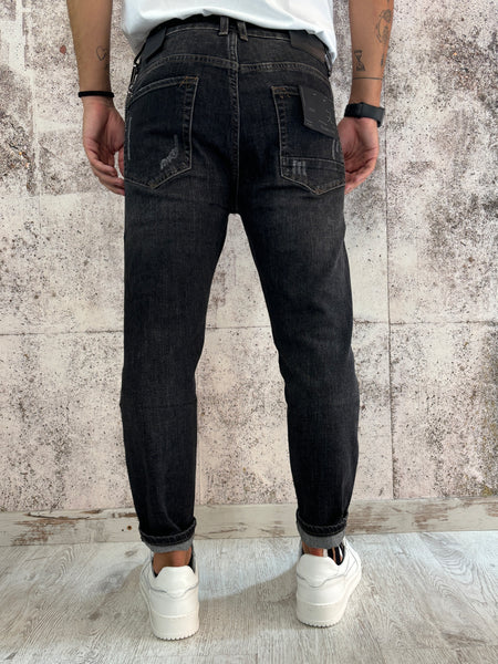 Jeans nero Carrot fit con piccole rotture