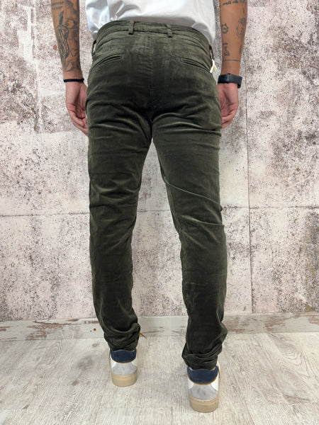 Pantalone chino velluto verde militare