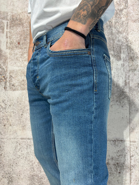 Jeans Regular Fit art. D27