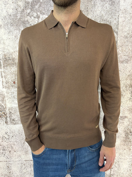 Polo tabacco con zip manica lunga
