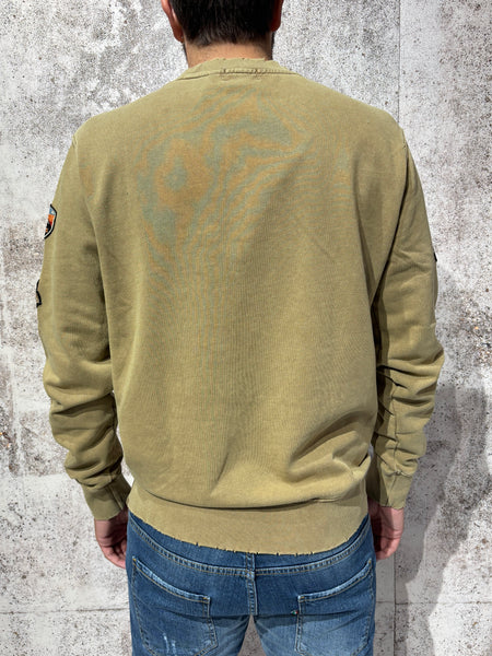 Felpa girocollo camel con patch