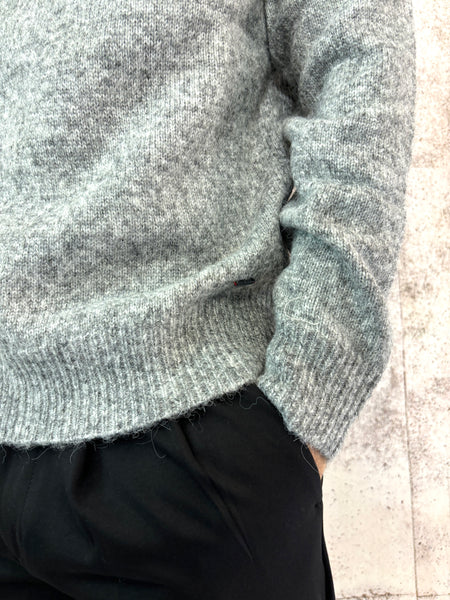 Maglione girocollo grigio effetto boucle'