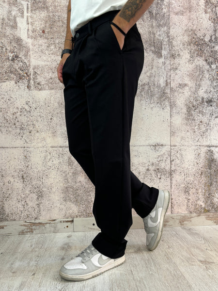 Pantalone palazzo nero con pinces