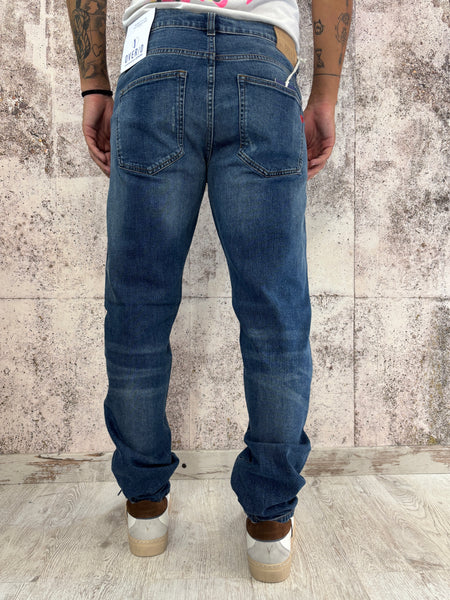 Jeans Regular Fit art. D09