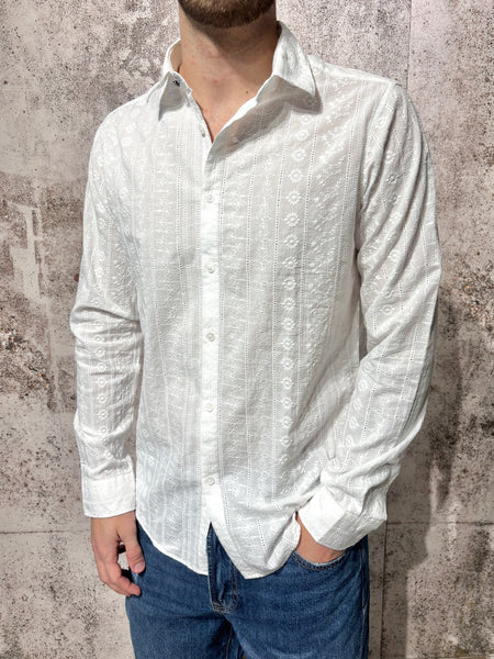 Camicia bianca ricamata