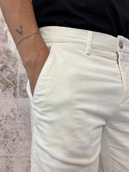 Pantalone chino velluto panna