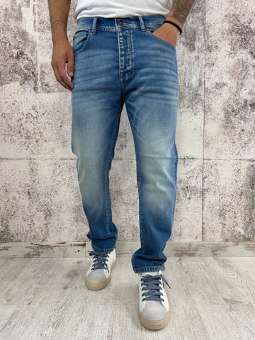 Jeans Regular fit art. D04