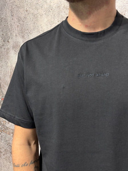 T-Shirt nera logo ricamato