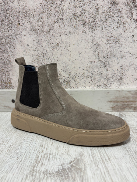 Stivaletto Beatles sport camoscio tortora