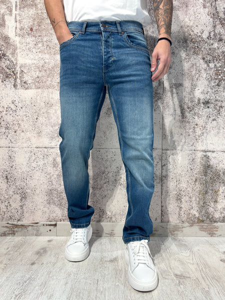 Jeans Regular Fit art. D27