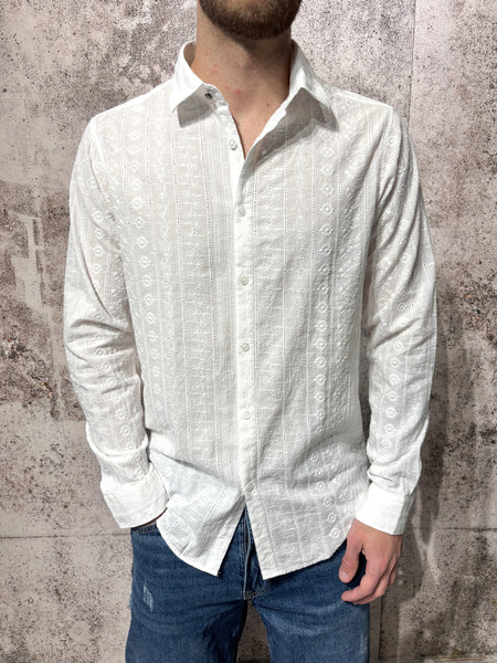 Camicia bianca ricamata