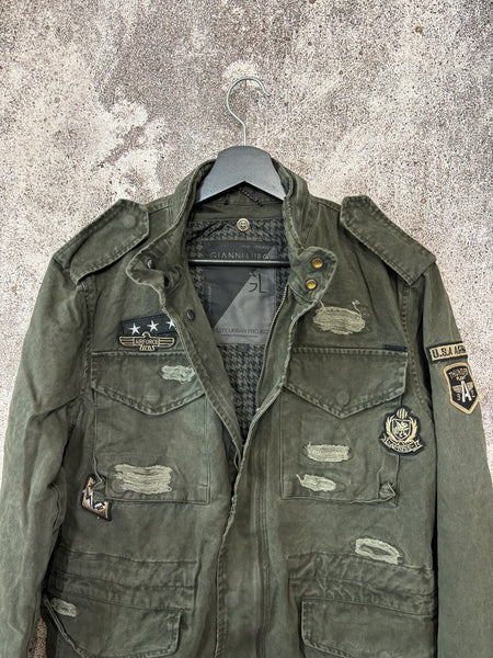 Field jacket militare con patch e rotture