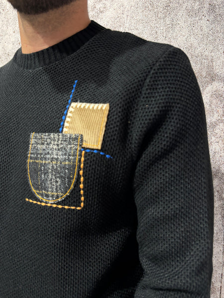 Maglione girocollo nero taschino/patch