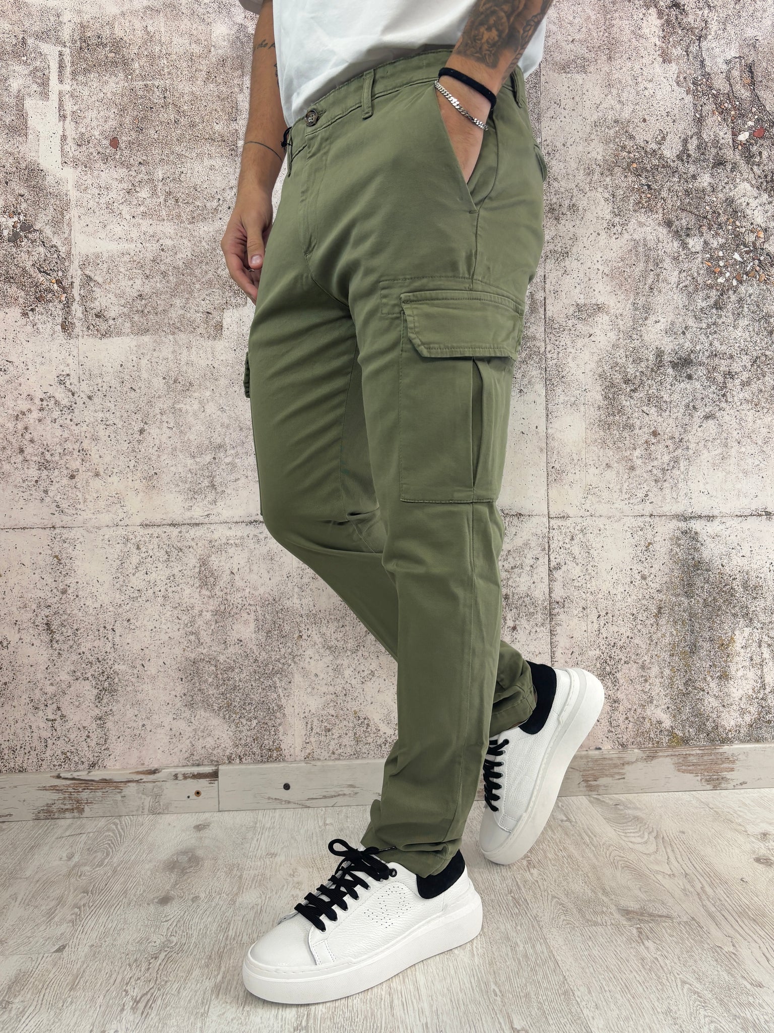 Pantalone cargo verde militare