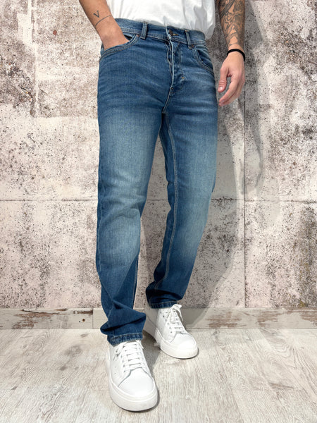 Jeans Regular Fit art. D27