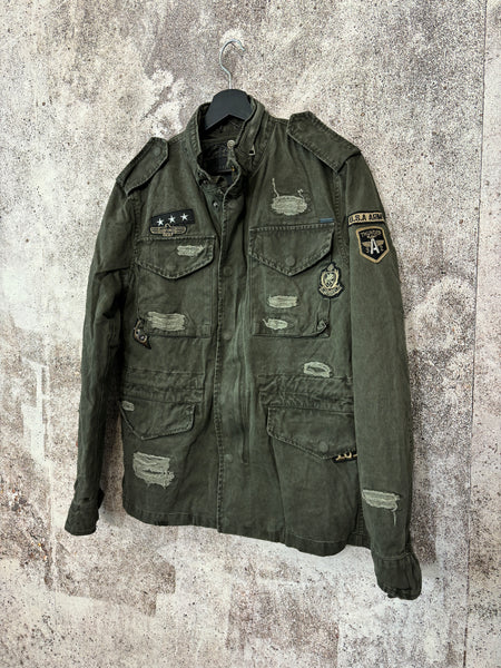 Field jacket militare con patch e rotture