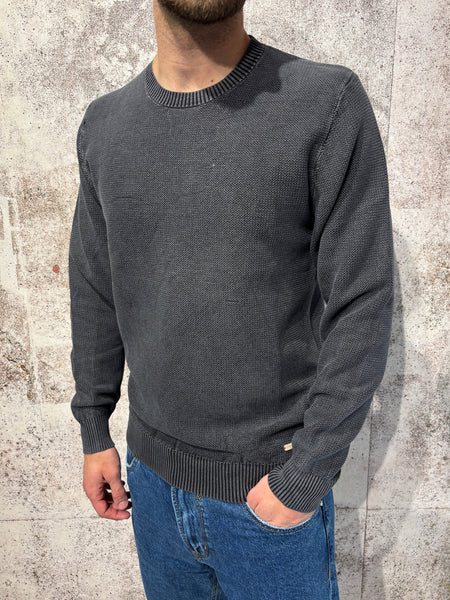 Black knitted sweater