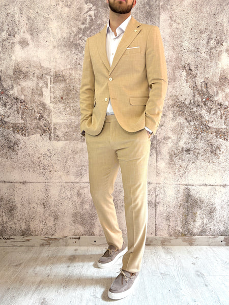 Abito monopetto cammello tessuto fiammato