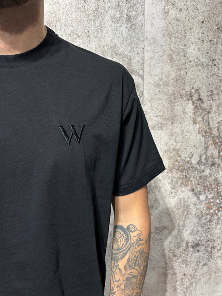 Black T-shirt with W embroidery