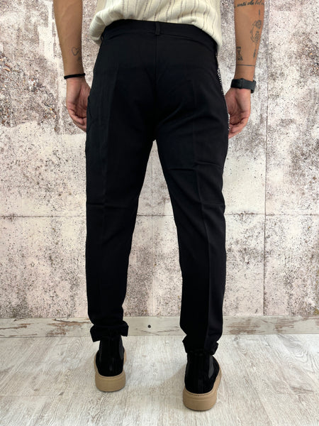 Pantalone classic nero con catenella