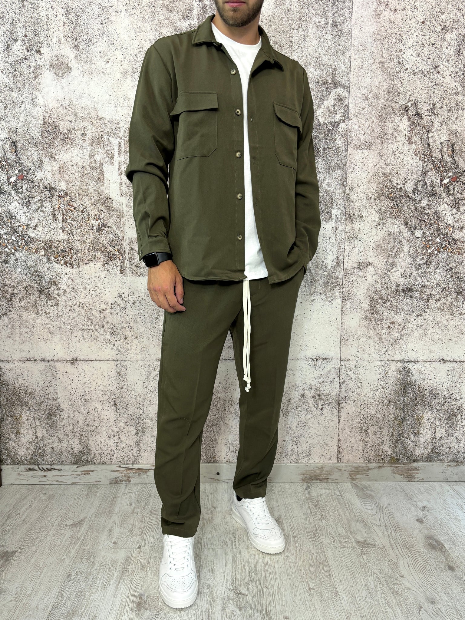 Completo camicia/pantalone verde militare