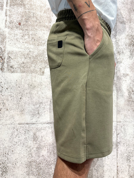 Bermuda tuta militare