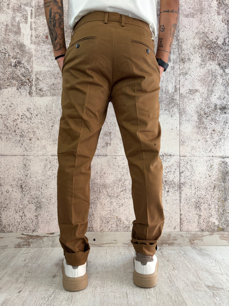 Pantalone chino tabacco