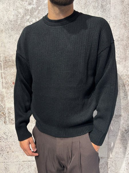 Maglione girocollo nero cropped art. M55