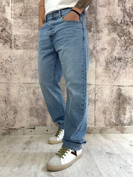 Jeans Straight Fit art. D21