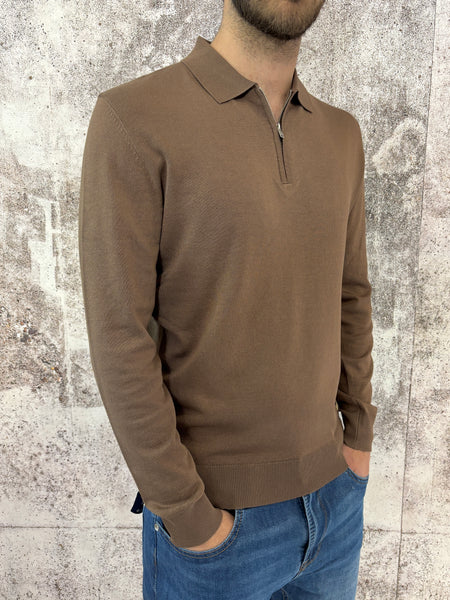 Polo tabacco con zip manica lunga