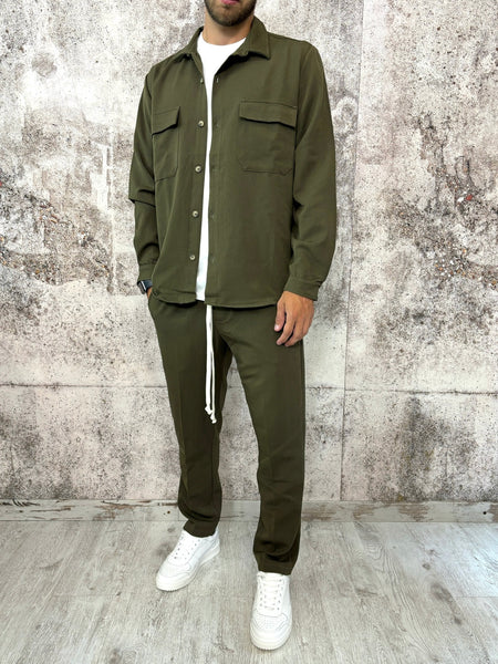 Completo camicia/pantalone verde militare