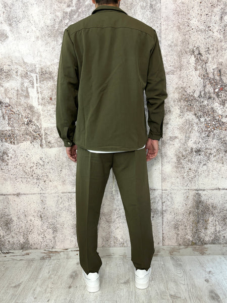 Completo camicia/pantalone verde militare