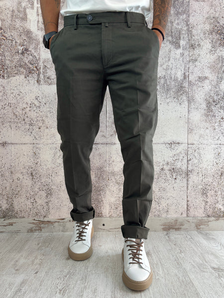 Pantalone chino verde militare