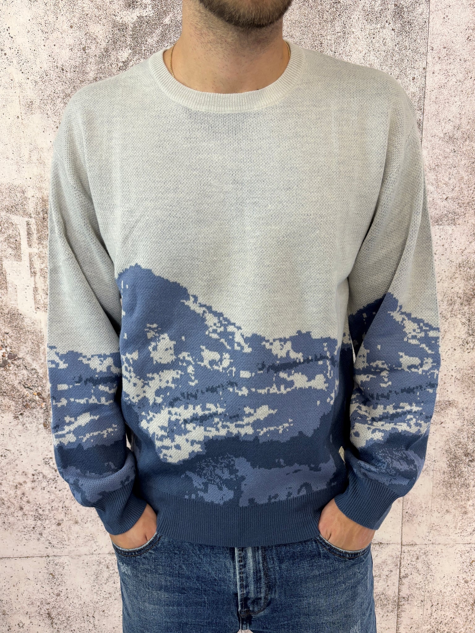 Maglione grigio fantasia montagna
