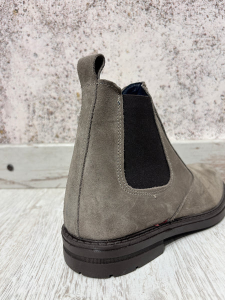 Stivaletto Chelsea camoscio tortora