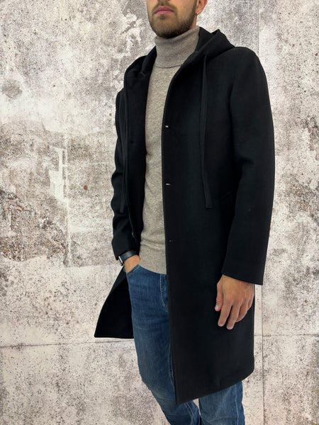 Cappotto nero modello Parka