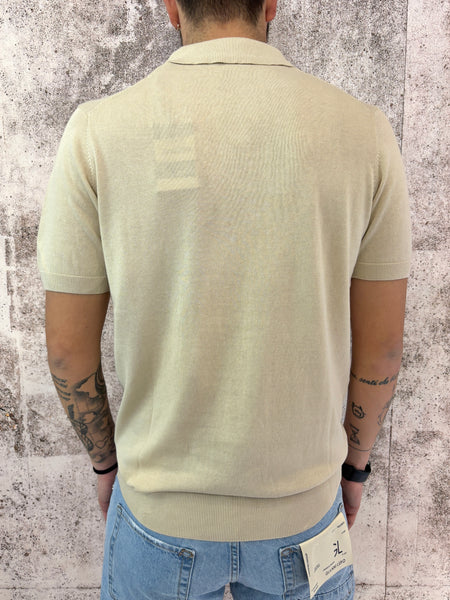 Polo in maglia beige collo derby