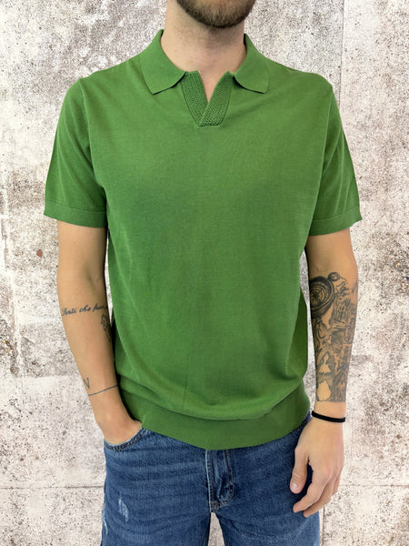 Polo in maglia verde pino collo derby